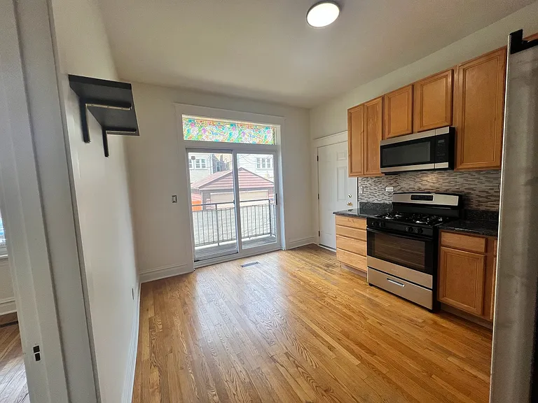 2340 W Augusta Blvd #1R — Photo 6