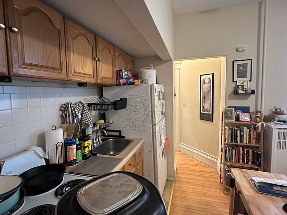 3rd image of 5 Fuller St APT 3