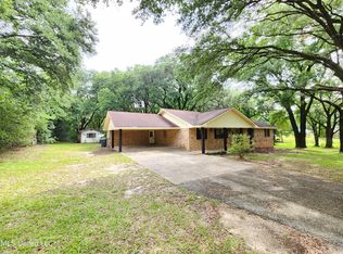 17813 Fosters Rd, Moss Point, MS 39562