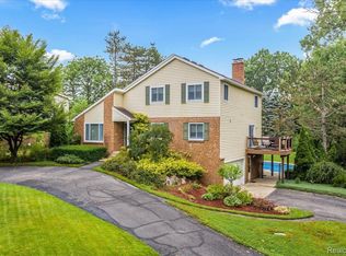 4624 Kenicott Trl, Brighton, MI 48114