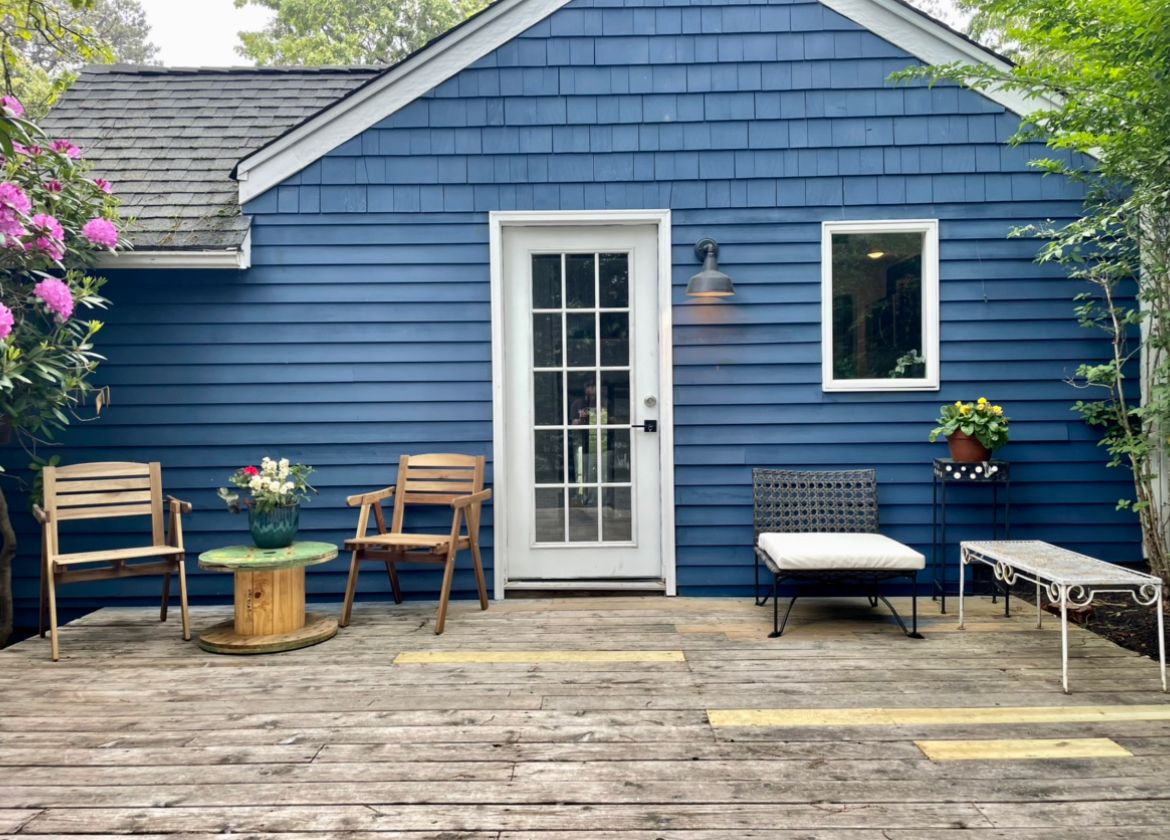  Exterior deck view - I have since power washed and restained deck