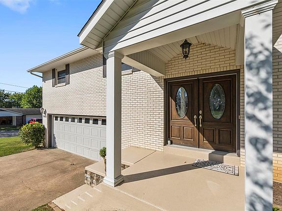 3rd image of 1905 Westwood Dr