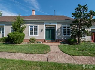 39 Winthrop Rd #B, Monroe Township, NJ 08831