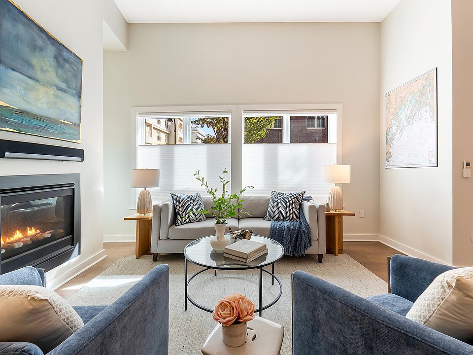 1st image of 113 Newbury Street #106