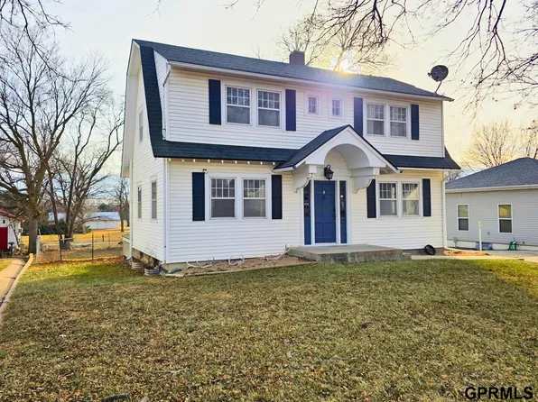 1027 Lincoln Ave, Hebron, NE 68370