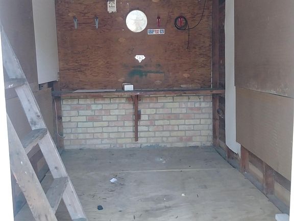 Man cave or she shed!!