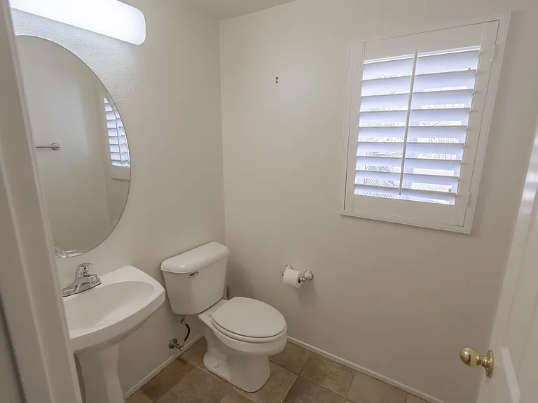25745 Perlman Pl #F — Photo 8