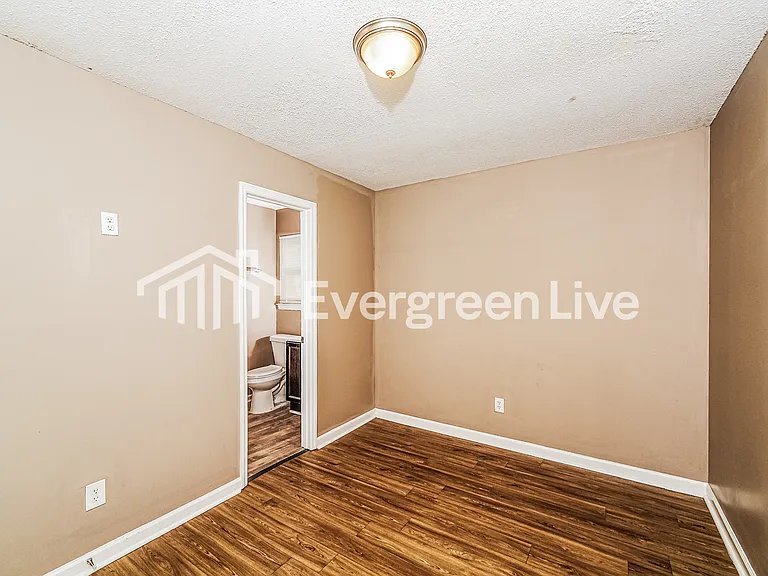 221 Ash Cir — Photo 11