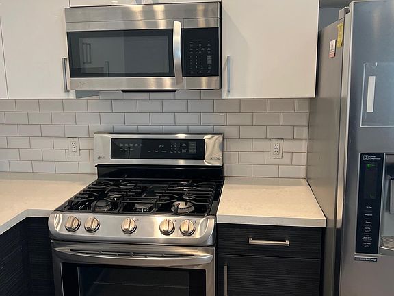 3rd image of 4231 McLaughlin Ave #101