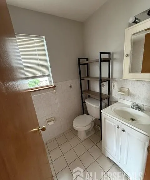 817 Jackson Ave — Photo 15