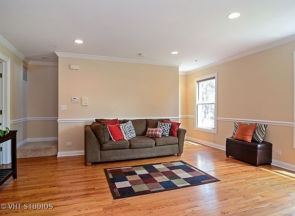 3rd image of 103 S Evergreen Ave #11E