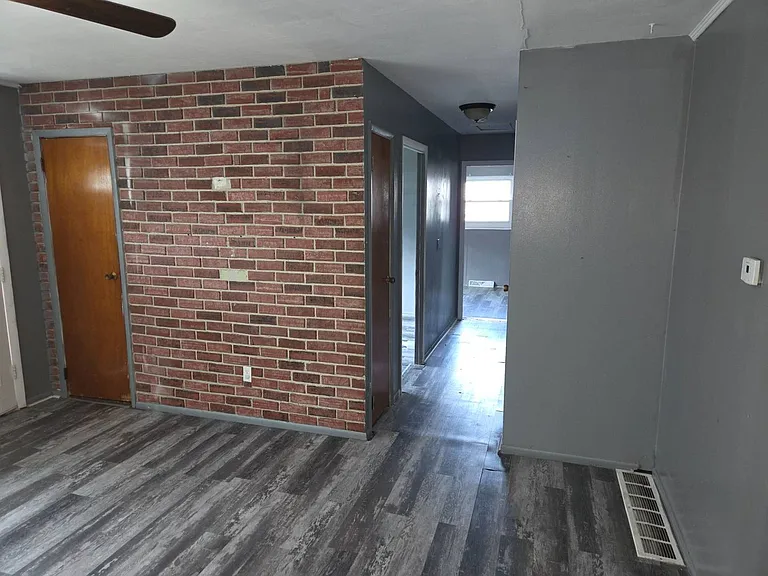 2401 Eastlawn St — Photo 29