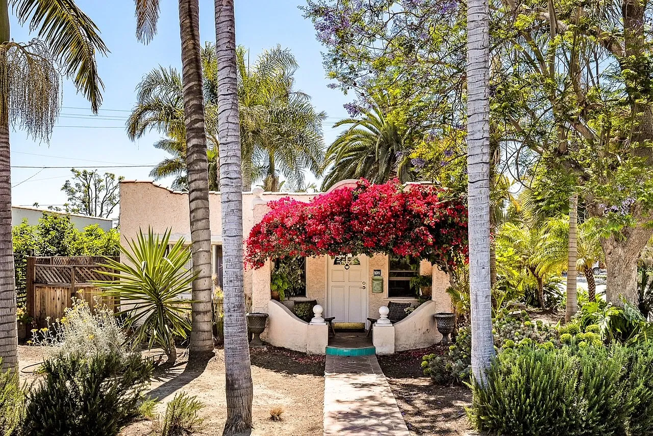 Classic 1929 2+2 Spanish bungalow. — Photo 1