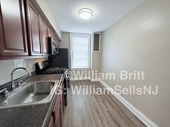 2nd image of 16 Kensington Ave APT 5C