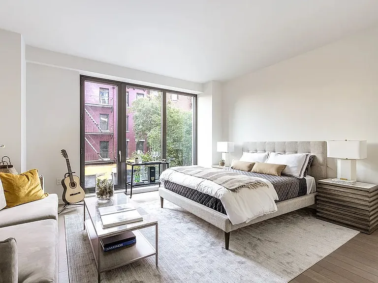 500 W 45th St #203 — Photo 1