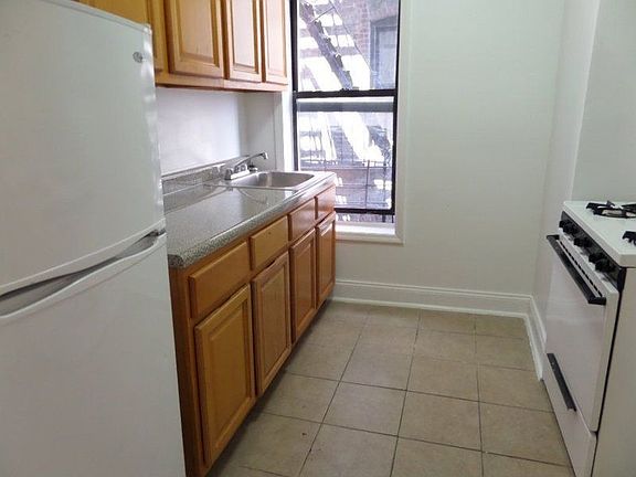 3rd image of 145 W 145th St APT 23