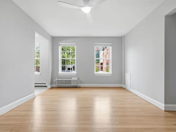 715 S Washington St APT A32, Alexandria, VA 22314