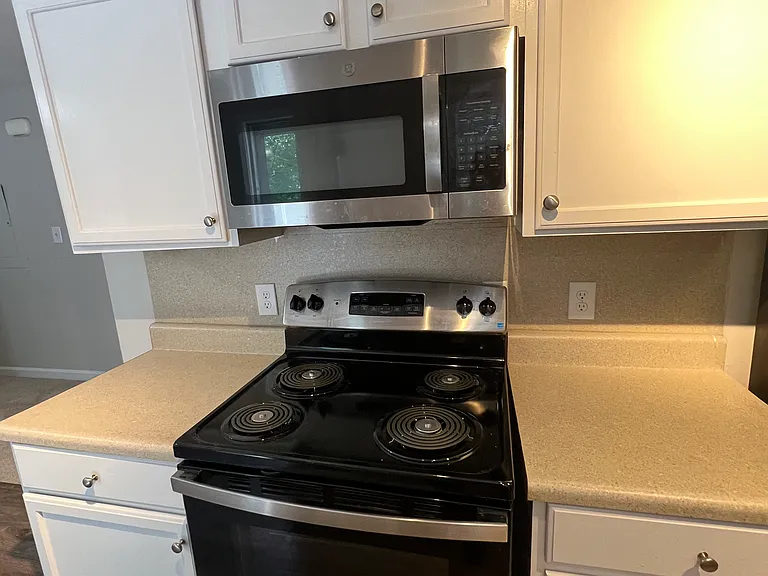 2507 Saint Christopher Cir SW #E — Photo 12