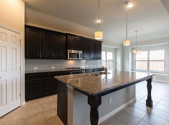 5th image of 3016 Martha Dr