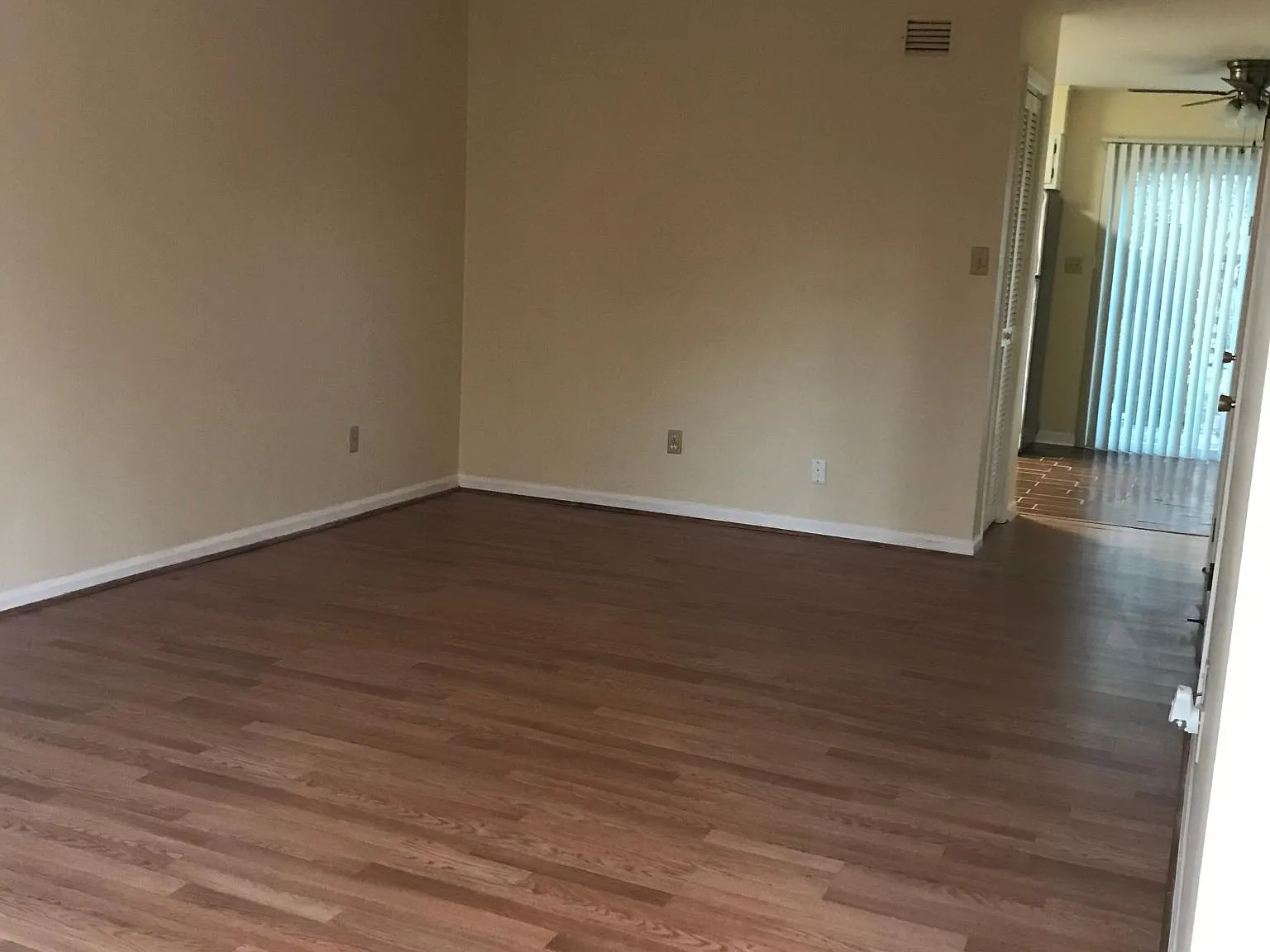 2 bed, 924 sqft, $1,200 — Photo 3