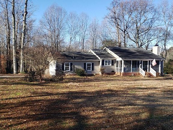 3rd image of 409 Husketh Rd