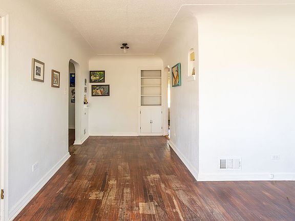 4th image of 2233 Poplar St