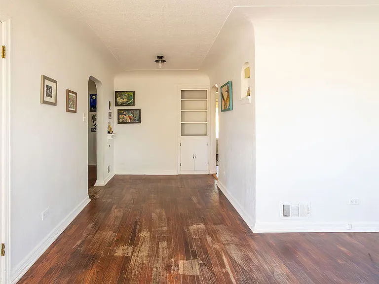 2233 Poplar St — Photo 4