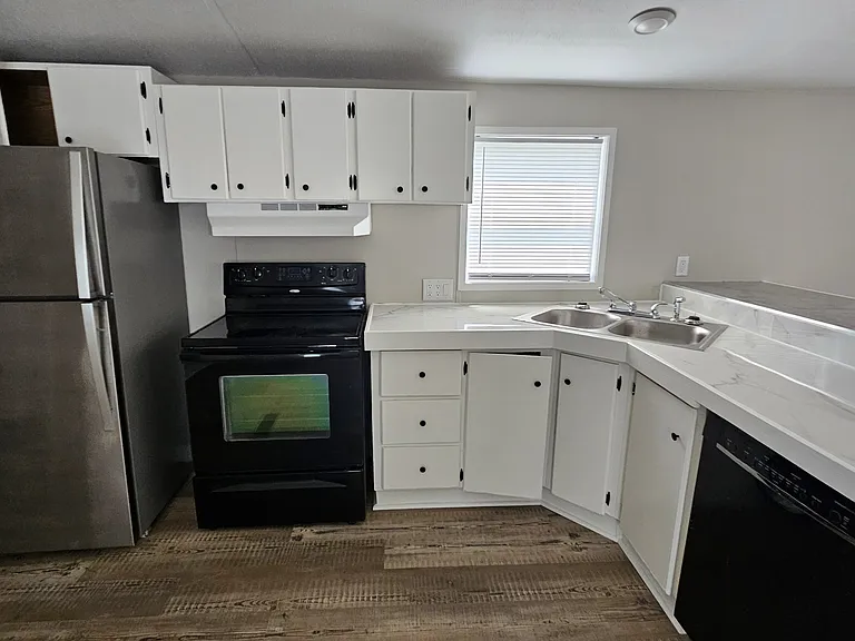 610 E Branch Dr — Photo 8
