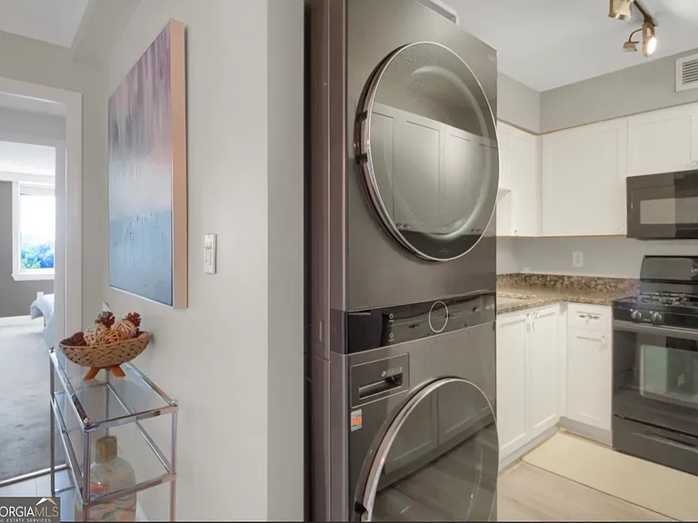 2479 Peachtree Rd NE — Photo 7