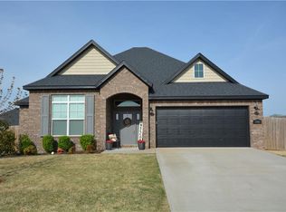 7399 Drury Ave, Springdale, AR 72762