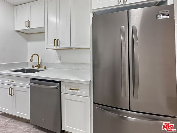 4th image of 804 E Kelso St APT 2