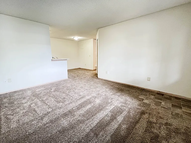 Eagle Crest Apartments — Photo 45