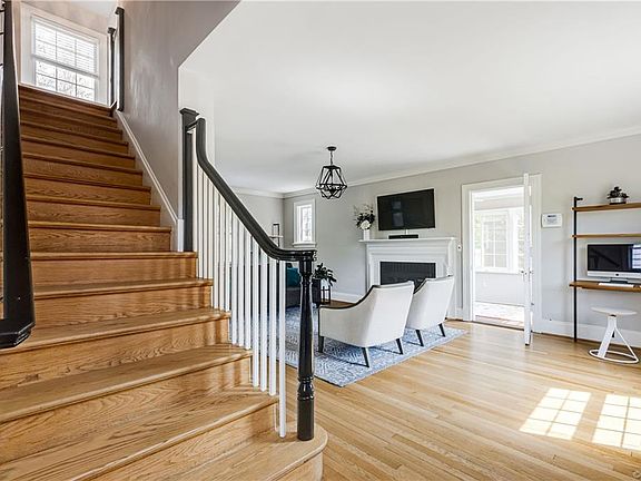 5th image of 1404 Stanhope Ave