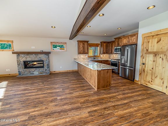 4th image of 21 Fremont Ln #B13