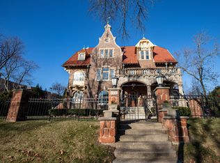 2836 E Belleview Pl #3, Milwaukee, WI 53211