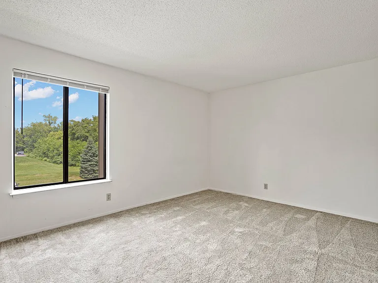 Beacon Hill and Great Oaks Apartments — Photo 13