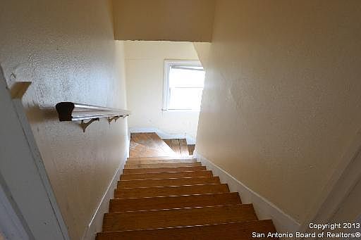 2nd image of 523 W Summit Ave