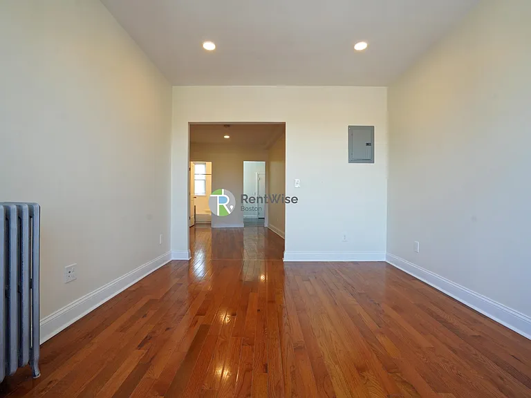 123 Sutherland Rd #P — Photo 11