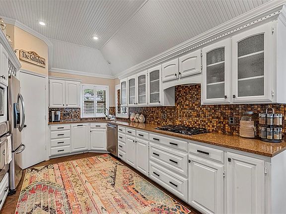 4th image of 1528 Highland Oaks Dr