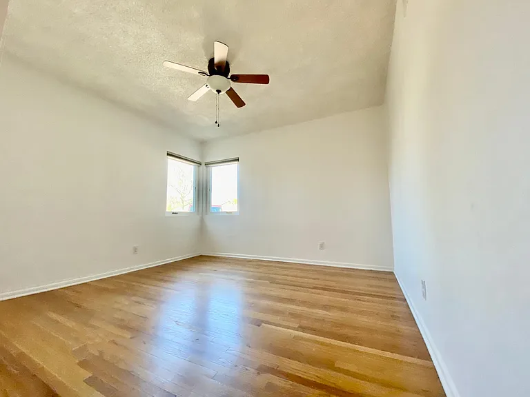 18246 Sunburst St — Photo 8