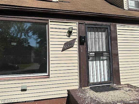 4th image of 20044 Ferguson St