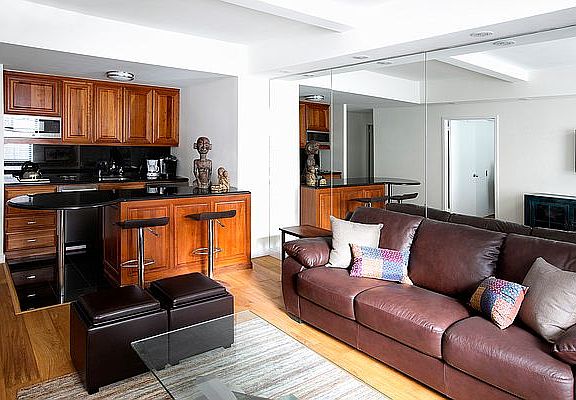 3rd image of 150 W 51st St APT 1705