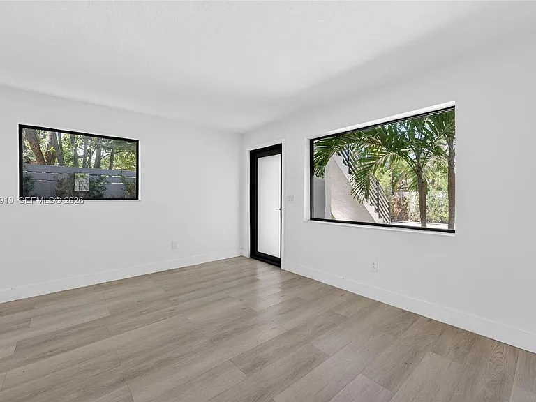 37 NW 59th St #4B — Photo 3
