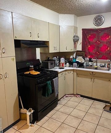 5th image of 327 Meadowood Ln