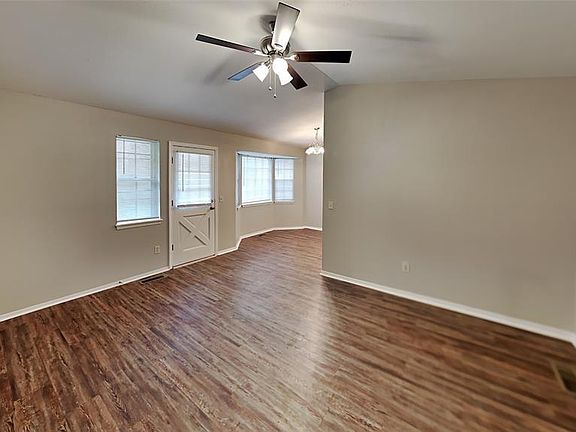 4th image of 1006 Richmond St