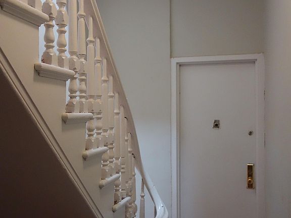 3rd image of 90 Vanderbilt Ave APT 4