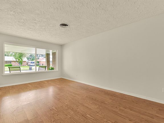 5th image of 315 Ravenhead Dr