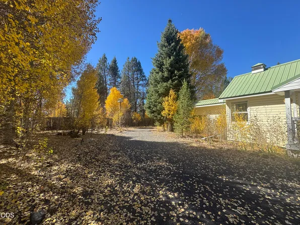 135744 Highway 97 N, Crescent, OR 97733