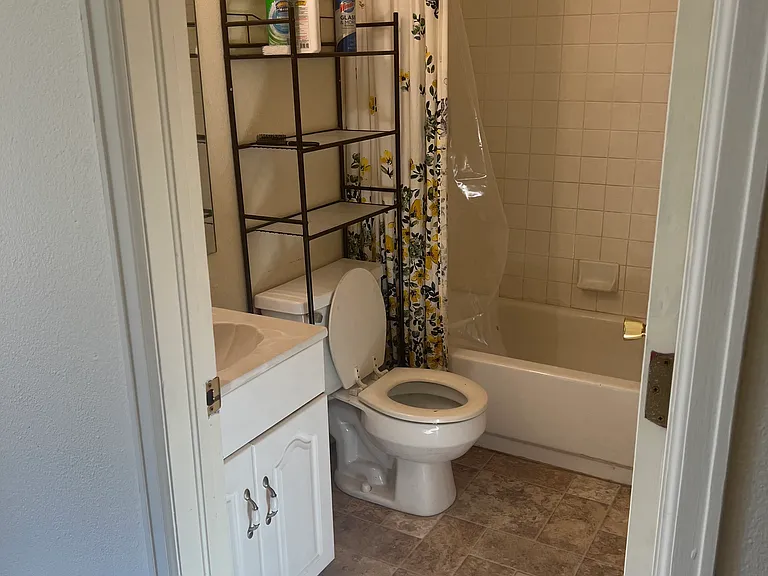563 Kearney Ave S — Photo 8