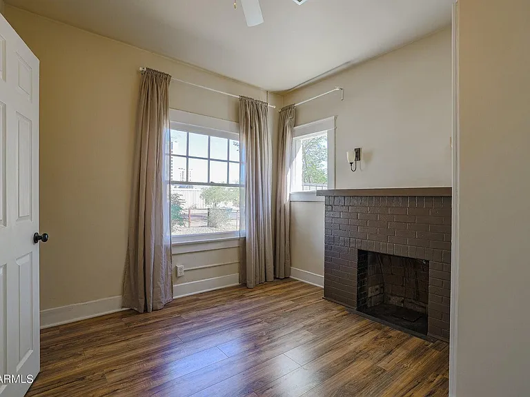 1005 E Moreland St — Photo 14
